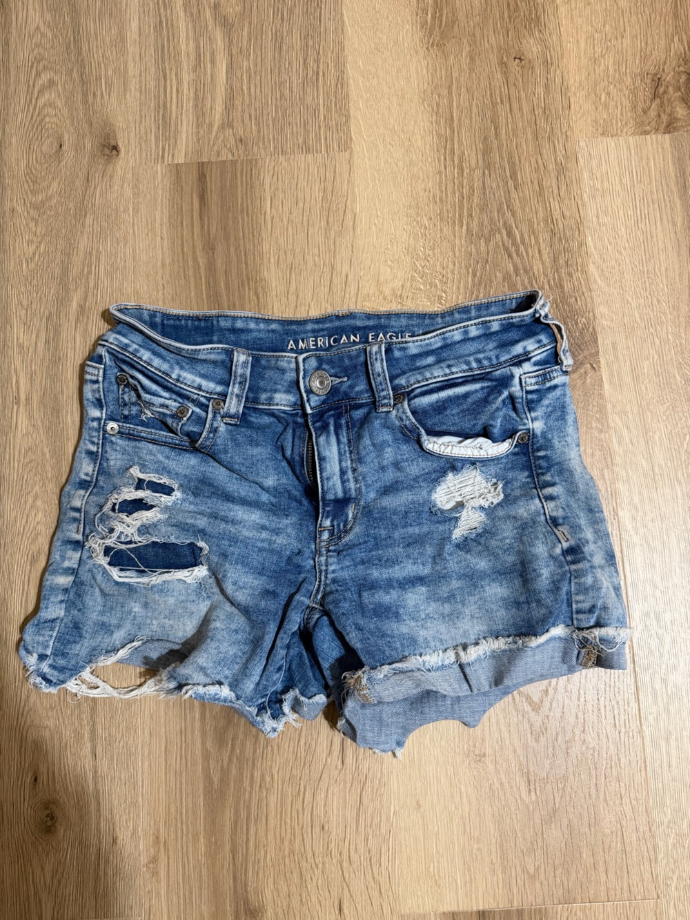 American Eagle Outfitters Distressed Denim Women’s Shorts - Blue- size 8